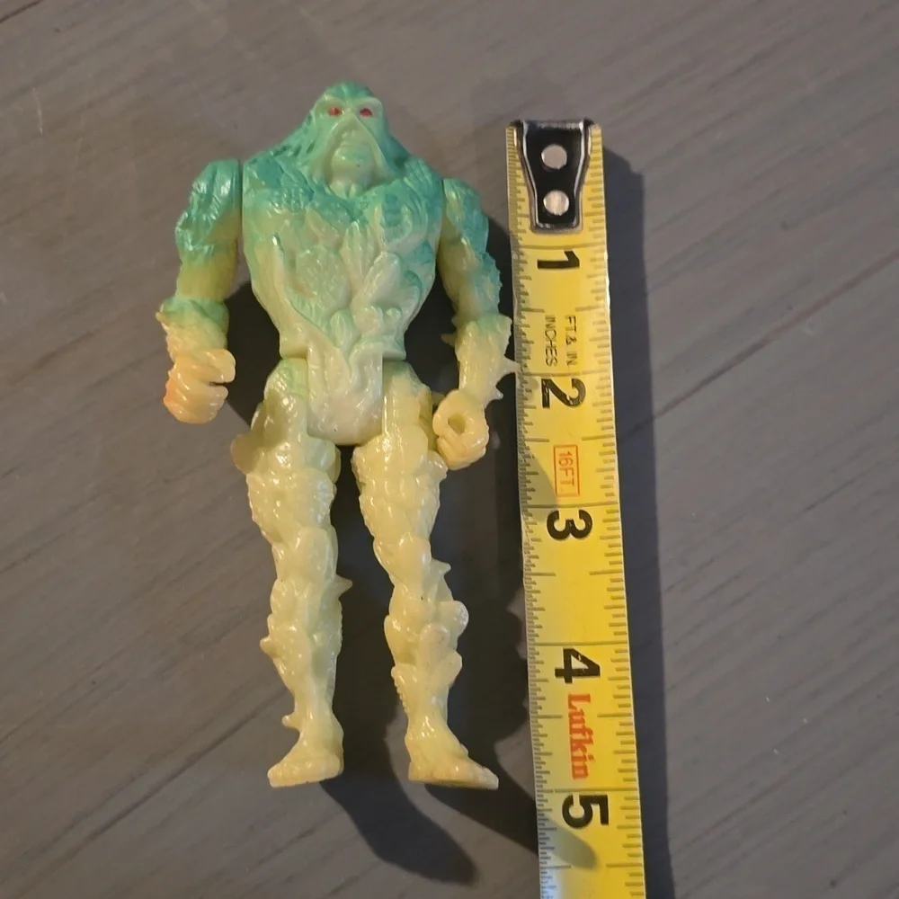 Vintage Kenner Bio glow Swamp thing figurine 1990